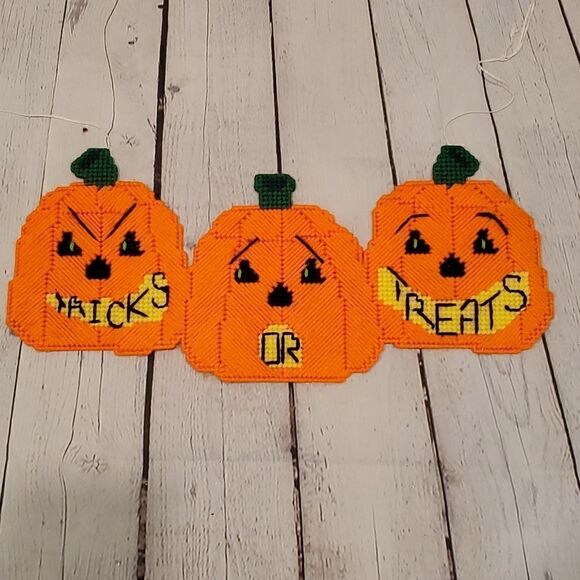 Vintage handmade pumpkin decor - Picture 1 of 3